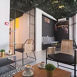 Cool , Hostel