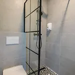 Cool , Hostel *