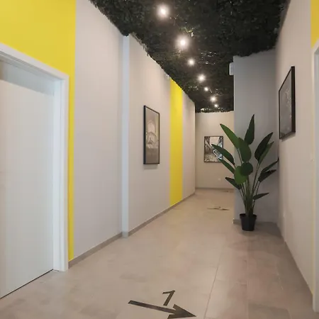 Cool , Vandrarhem Split