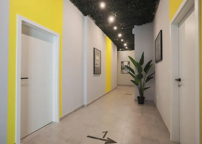 ホステル Cool , *