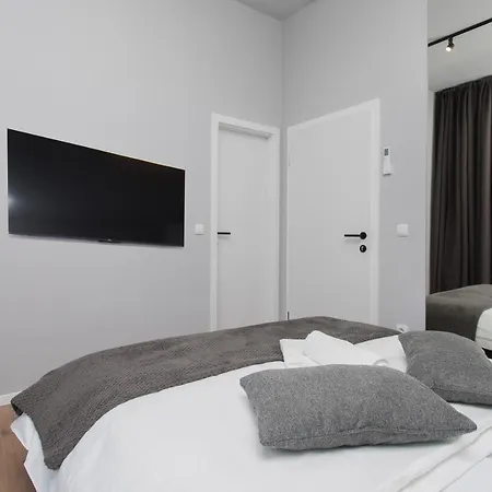 Cool , Hostel
