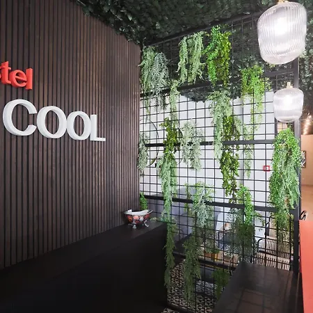 Cool , Hostel